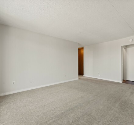 Glenwood Apartments June 2024 Amenities Unit 501 Exteriors Web 8 v2