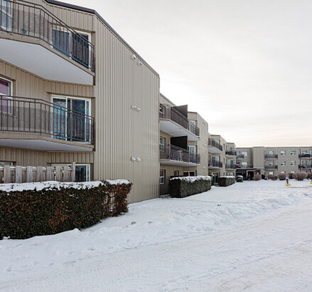 SkyLiving AuroraPlace 860SuzanneSt Timmins Unit119 OneBed OneBath 0042 exterior