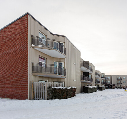 SkyLiving AuroraPlace 860SuzanneSt Timmins Unit119 OneBed OneBath 0043 exterior