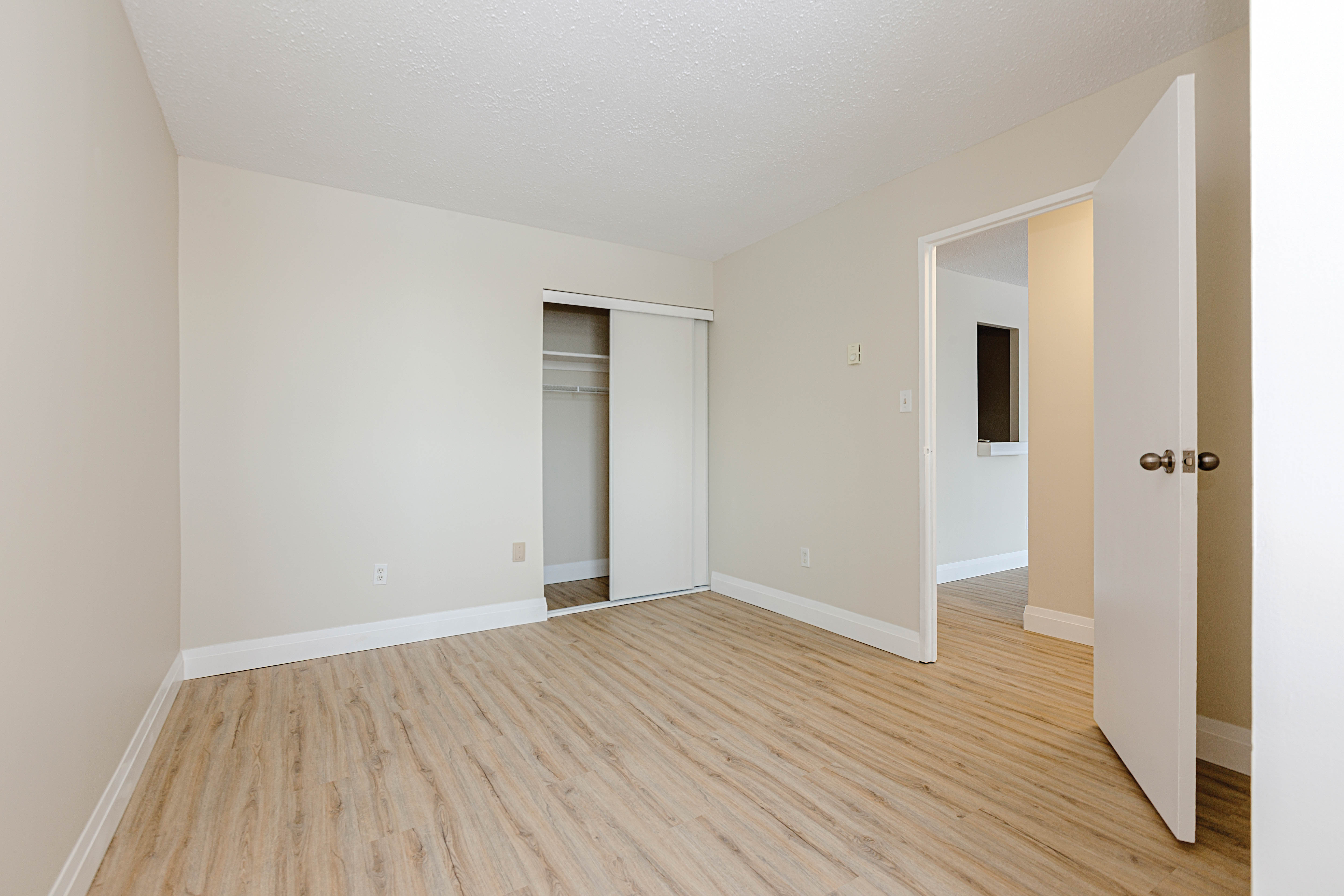 SkyLiving RiversideApartments 1214RiversideDR Timmins Unit111 TwoBed OneBath 0006 bedroom2