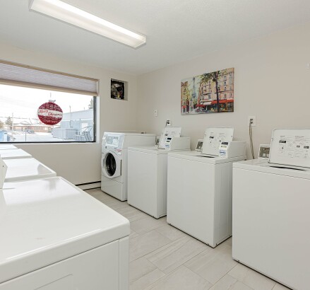 SkyLiving RiversideApartments 1214RiversideDR Timmins Unit111 TwoBed OneBath 0024 laundry room v2