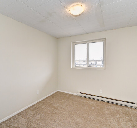 Skyline 314 65 Timmins Crescent 2 Bed 1 Bath 30