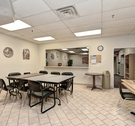 Skyline 806 294 Talbot St 1 Bed 1 Bath 52