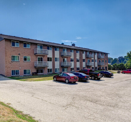 Skyline Living 108 Hincks St 1 Bed 1 Bath 32
