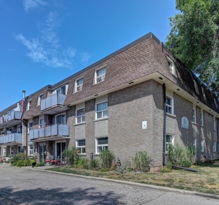 Skyline Living 108 Hincks St 1 Bed 1 Bath 39