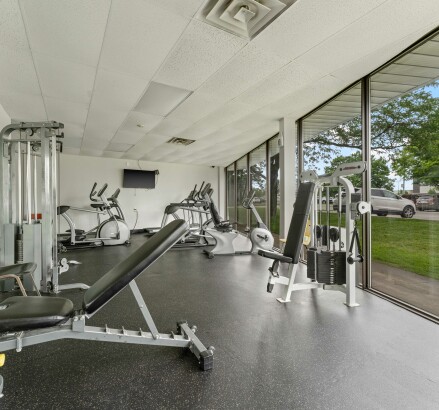 Skyline Living 11873 Tecumseh 2 Bed 1 Bath15