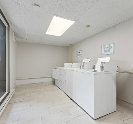Skyline Living 11873 Tecumseh 2 Bed 1 Bath18