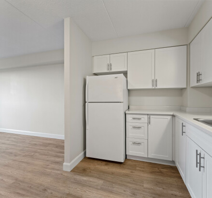 Skyline Living 11873 Tecumseh 2 Bed 1 Bath8