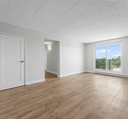 Skyline Living 11886 Tecumseh Road East 2 Bed 1 Bath 04
