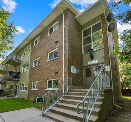 Skyline Living 1207 Huron 2 Bed 1 Bath1