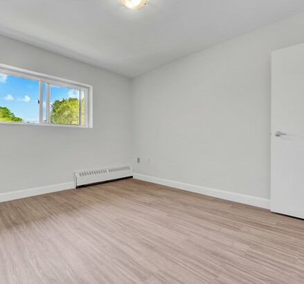 Skyline Living 1207 Huron 2 Bed 1 Bath25