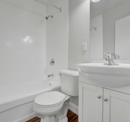 Skyline Living 1207 Huron 2 Bed 1 Bath32