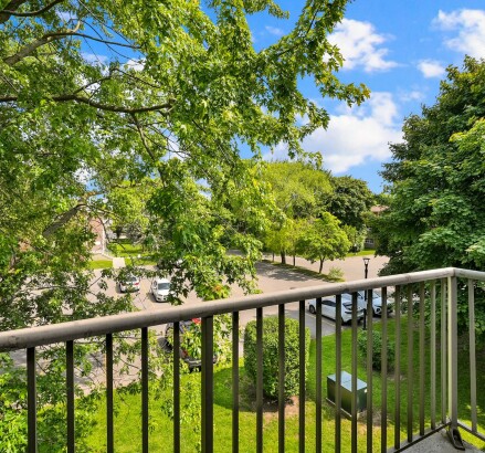Skyline Living 1207 Huron 2 Bed 1 Bath36