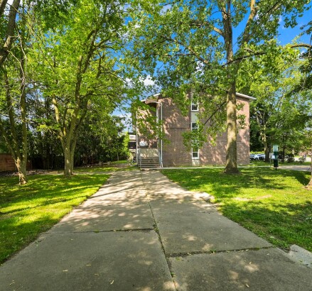 Skyline Living 1207 Huron 2 Bed 1 Bath38