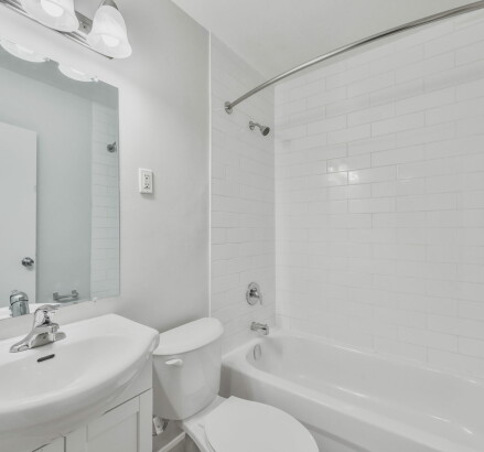 Skyline Living 1422 Huron 2 Bed 1 Bath25