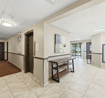 Skyline Living 185 Berkshire Building Unit 406 04v1