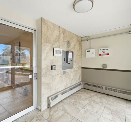 Skyline Living 185 Berkshire Building Unit 406 08 v1