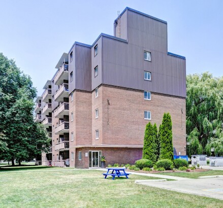 Skyline Living 26 Willow Rd Exteriors and Amenities6
