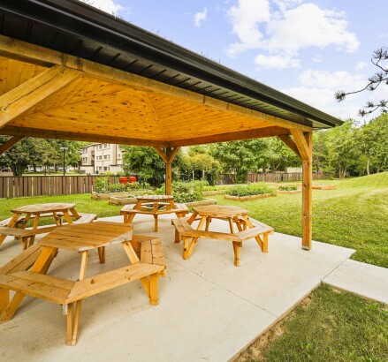 Skyline Living 265 Wilson Rd Exteriors 12