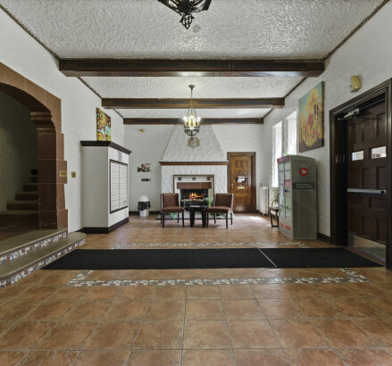 Skyline Living 274 Giles Unit 31019