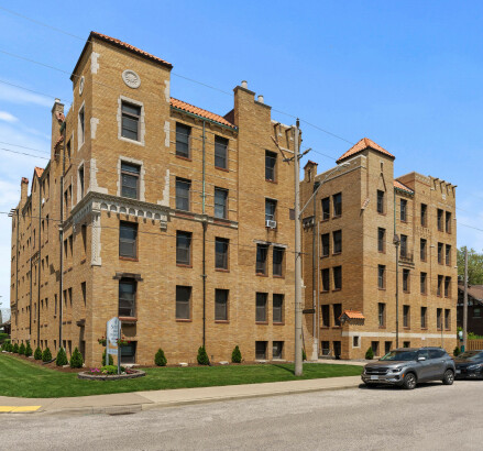 Skyline Living 274 Giles Unit 31022 v2
