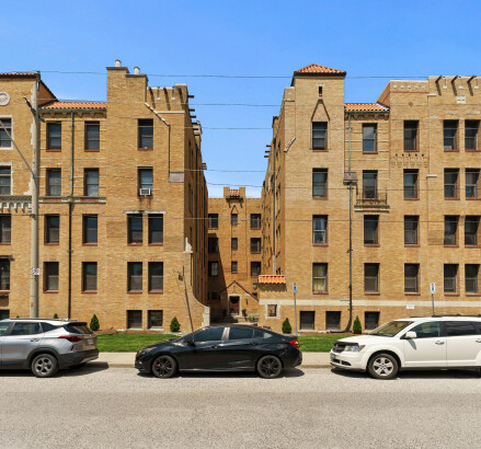 Skyline Living 274 Giles Unit 31024 v2