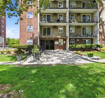 Skyline Living 3150 Donnelly St Unit 704 01