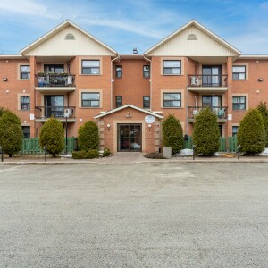 Skyline Living 550 Notre Dame 2 Bed 1 Bath 23