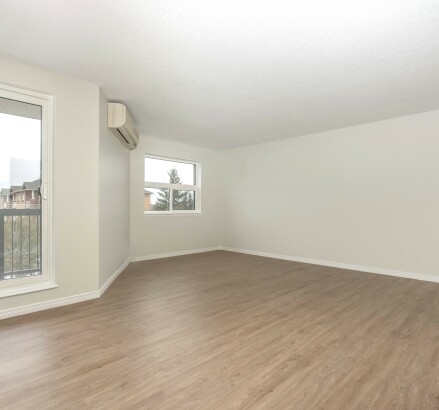 Skyline Living 550 Notre Dame 2 Bed 1 Bath 4 v2
