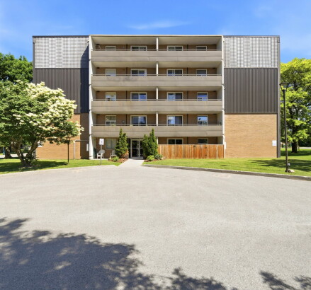 Skyline Living 564 Durham Crescent Exterior and Amenities 01