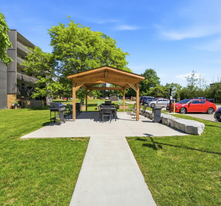 Skyline Living 564 Durham Crescent Exterior and Amenities 10