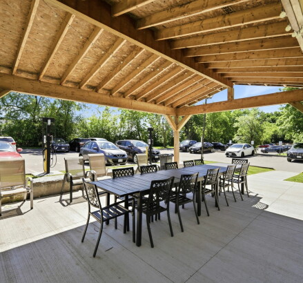 Skyline Living 564 Durham Crescent Exterior and Amenities 12