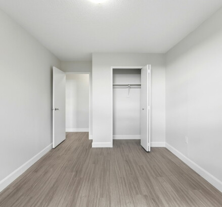 Skyline Living 564 Durham Crescent Unit 564 23