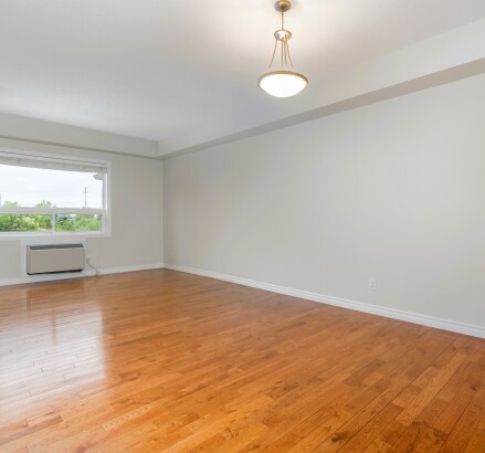 Skyline Living 570 Notre Dame 2 Bed 2 Bath1