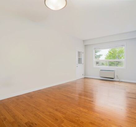 Skyline Living 570 Notre Dame 2 Bed 2 Bath2