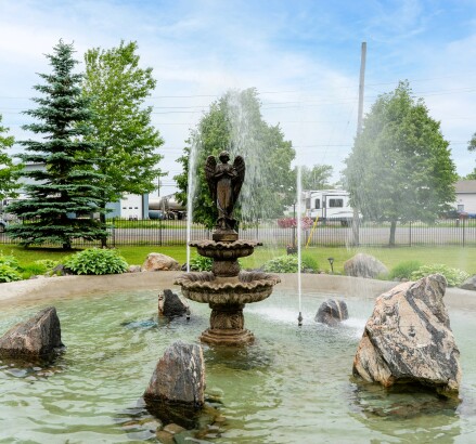Skyline Living 570 Notre Dame Amenities and Exteriors11