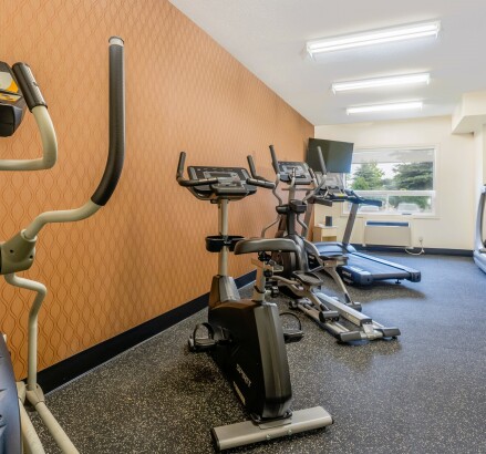 Skyline Living 570 Notre Dame Amenities and Exteriors16