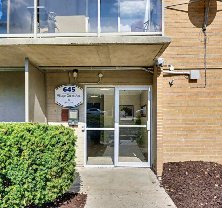 Skyline Living 645 Village Green Ave Photography 2
