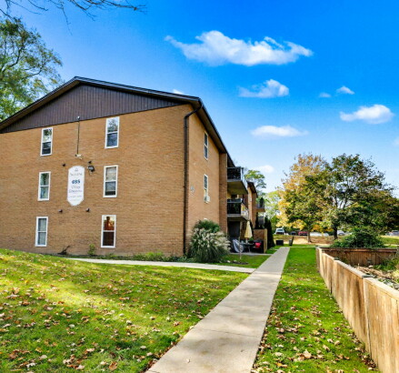 Skyline Living 645 Village Green Ave Photography 36