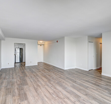 Skyline Living 737 Ouellette Ave Photography 15