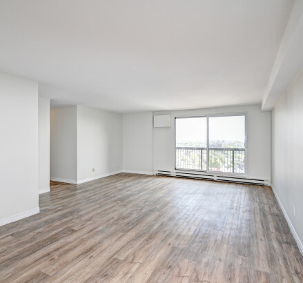 Skyline Living 737 Ouellette Ave Photography 17