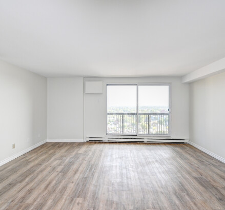 Skyline Living 737 Ouellette Ave Photography 19