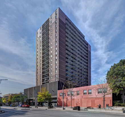 Skyline Living 737 Ouellette Ave Photography 1