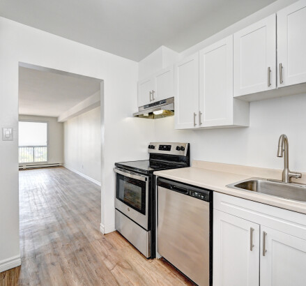 Skyline Living 737 Ouellette Ave Photography 27