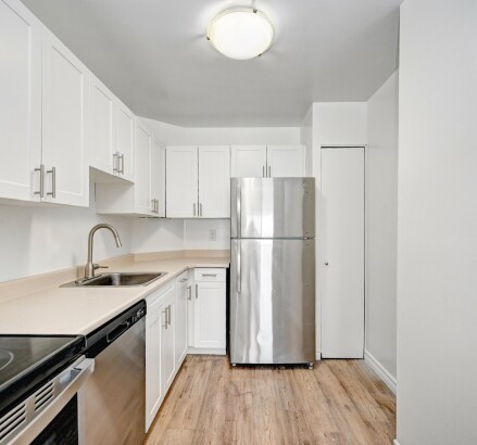 Skyline Living 737 Ouellette Ave Photography 28