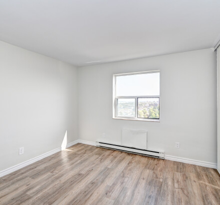 Skyline Living 737 Ouellette Ave Photography 30