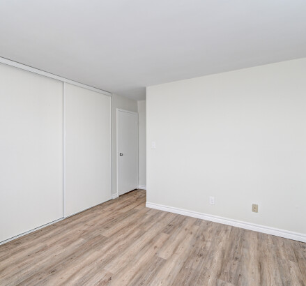 Skyline Living 737 Ouellette Ave Photography 34