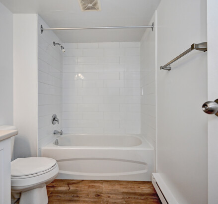 Skyline Living 737 Ouellette Ave Photography 35