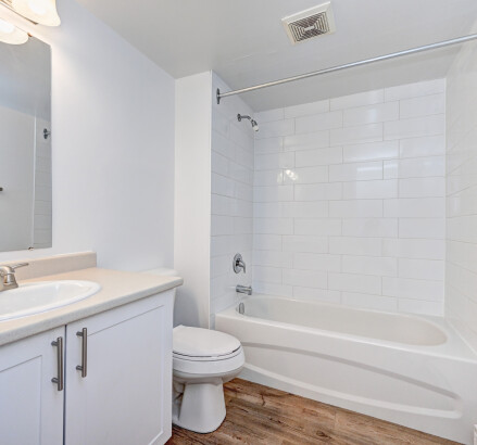 Skyline Living 737 Ouellette Ave Photography 36