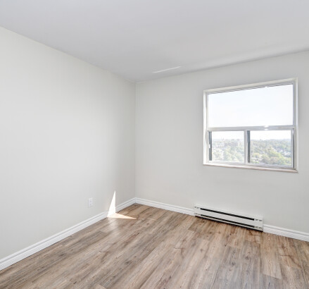 Skyline Living 737 Ouellette Ave Photography 41